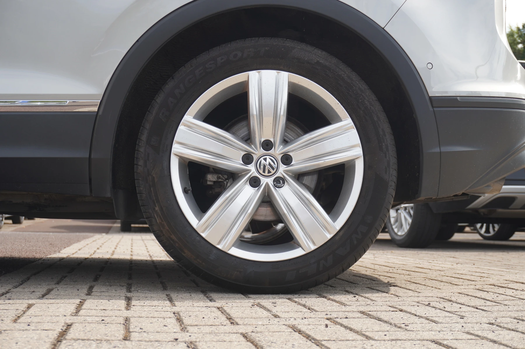 Volkswagen-Tiguan-image-20