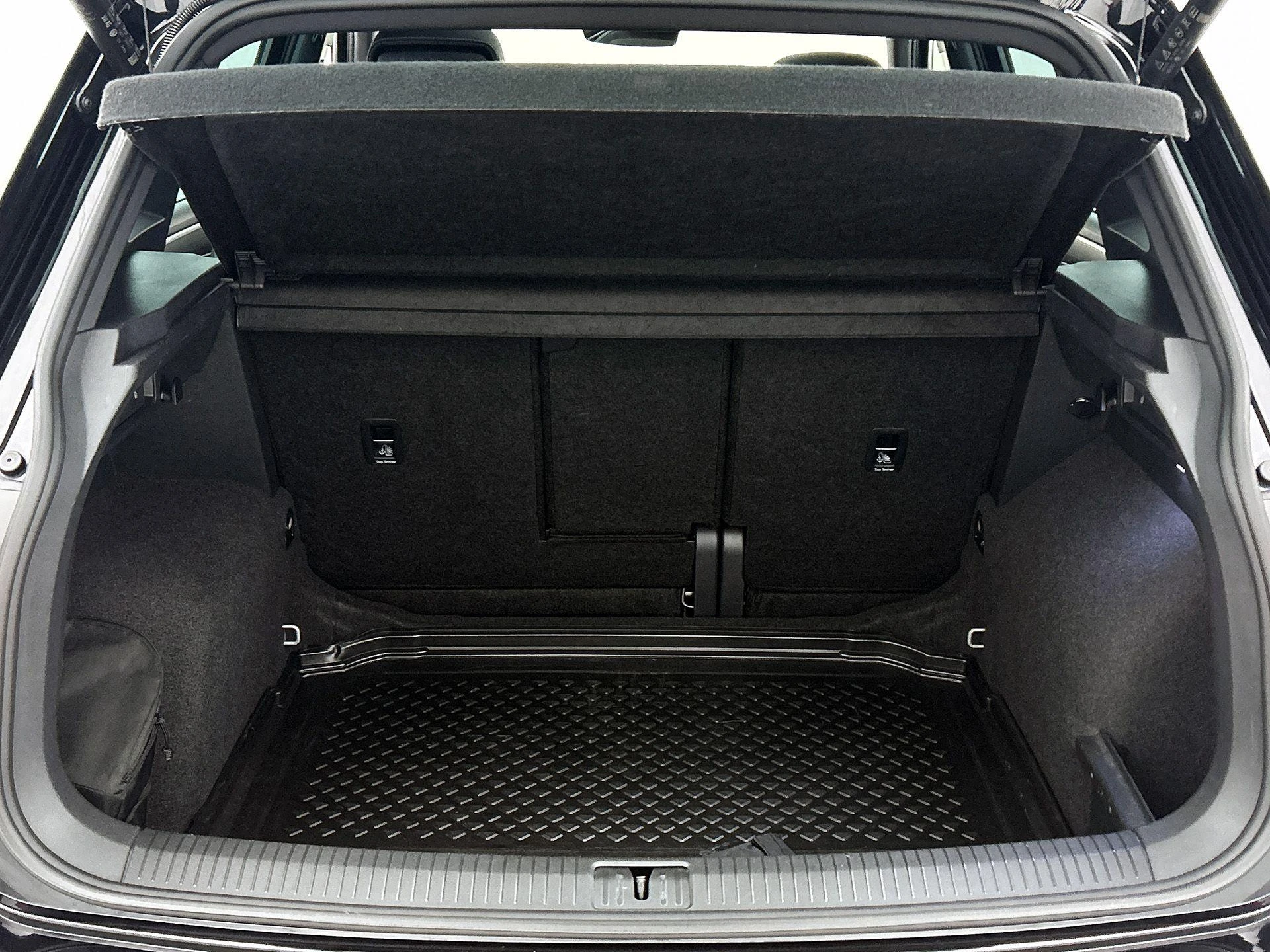 Volkswagen-Tiguan-image-24