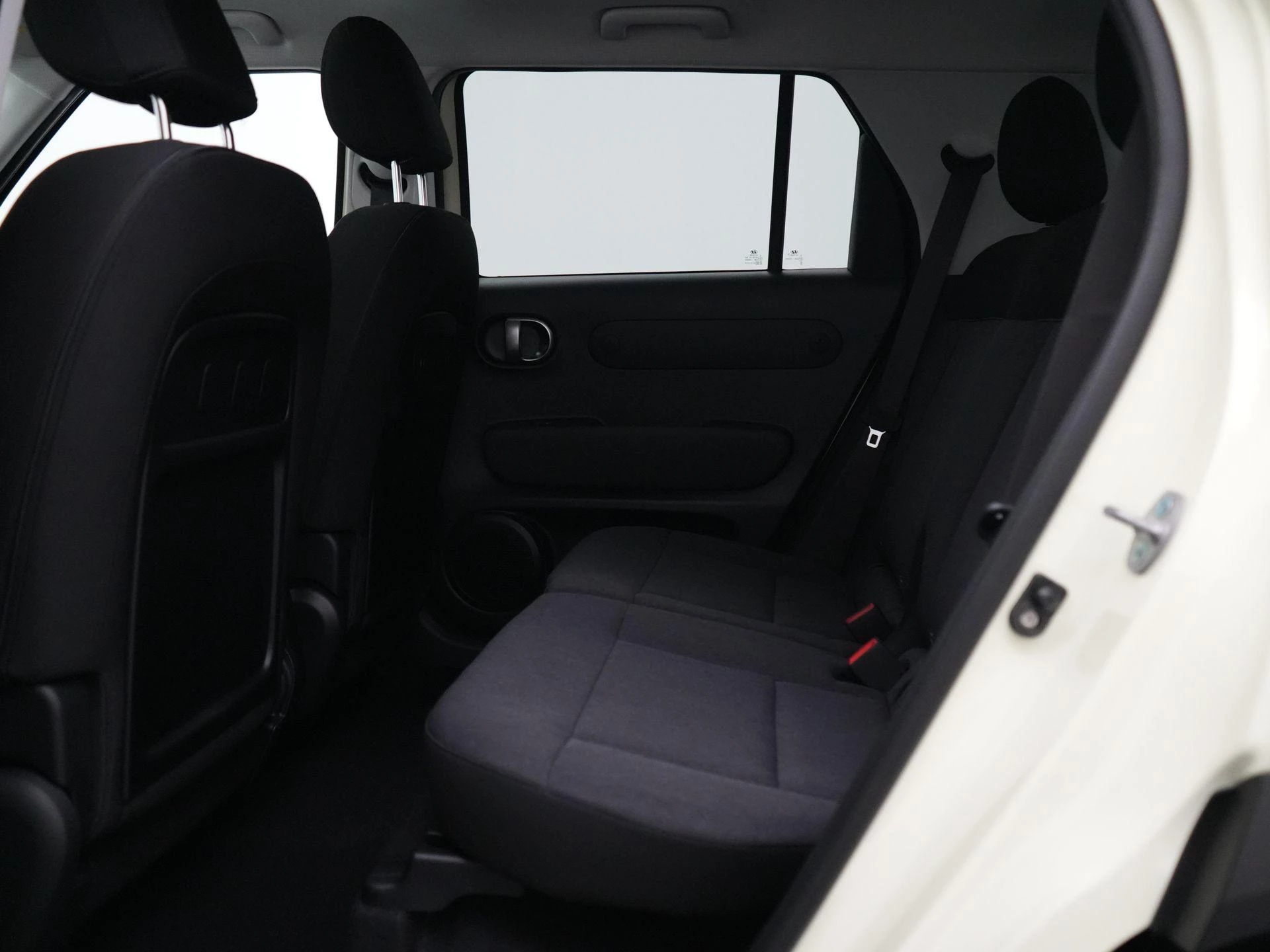 Hyundai-Inster-image-36