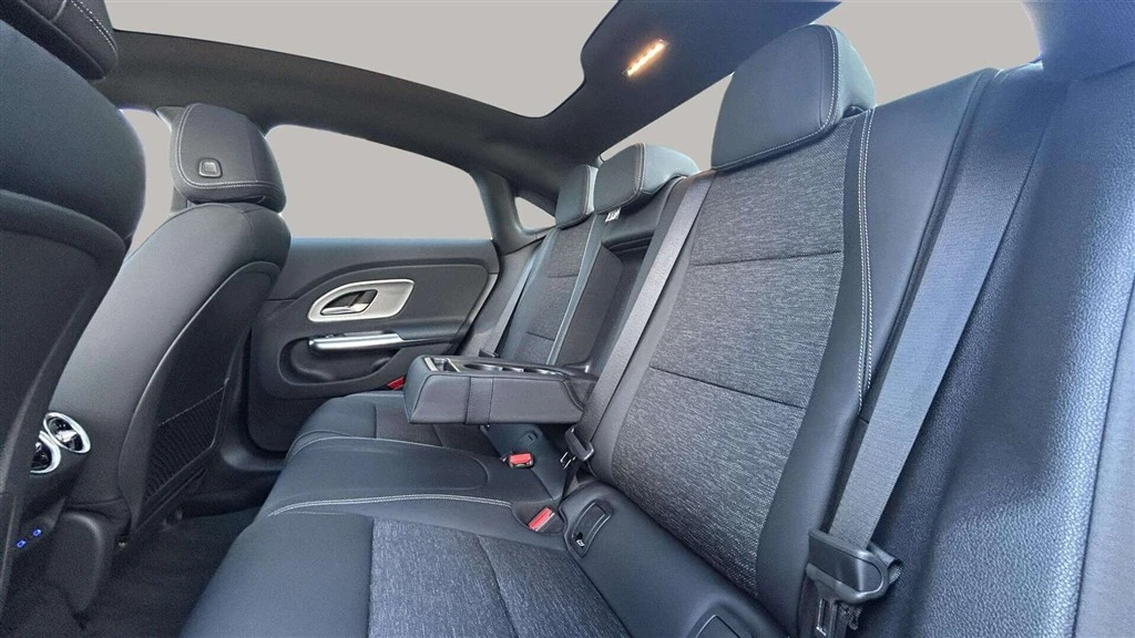 Mercedes-Benz-CLA-image-19