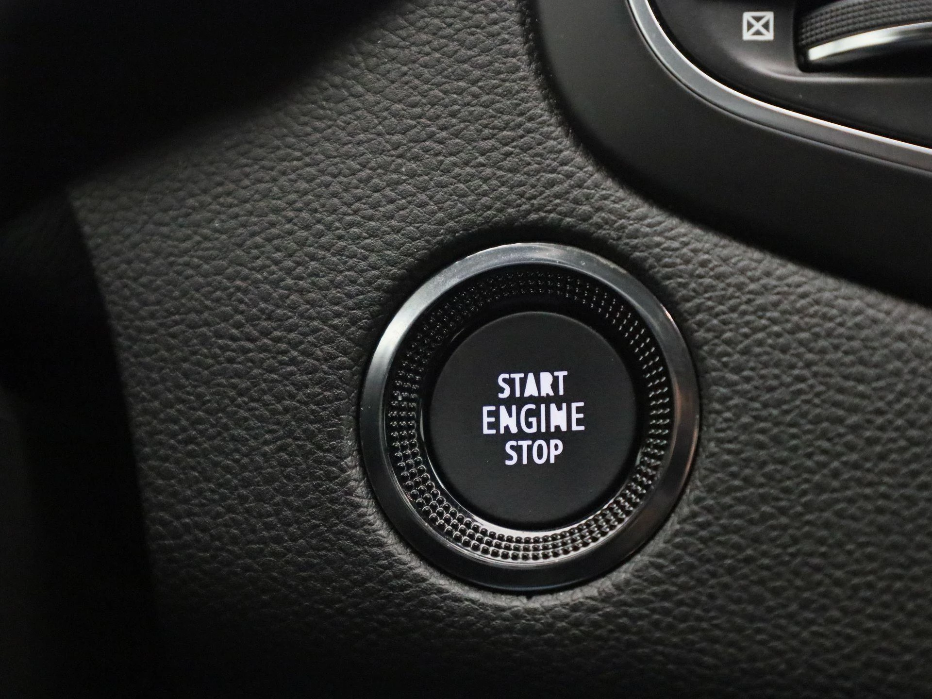 Renault-Mégane Estate-image-25