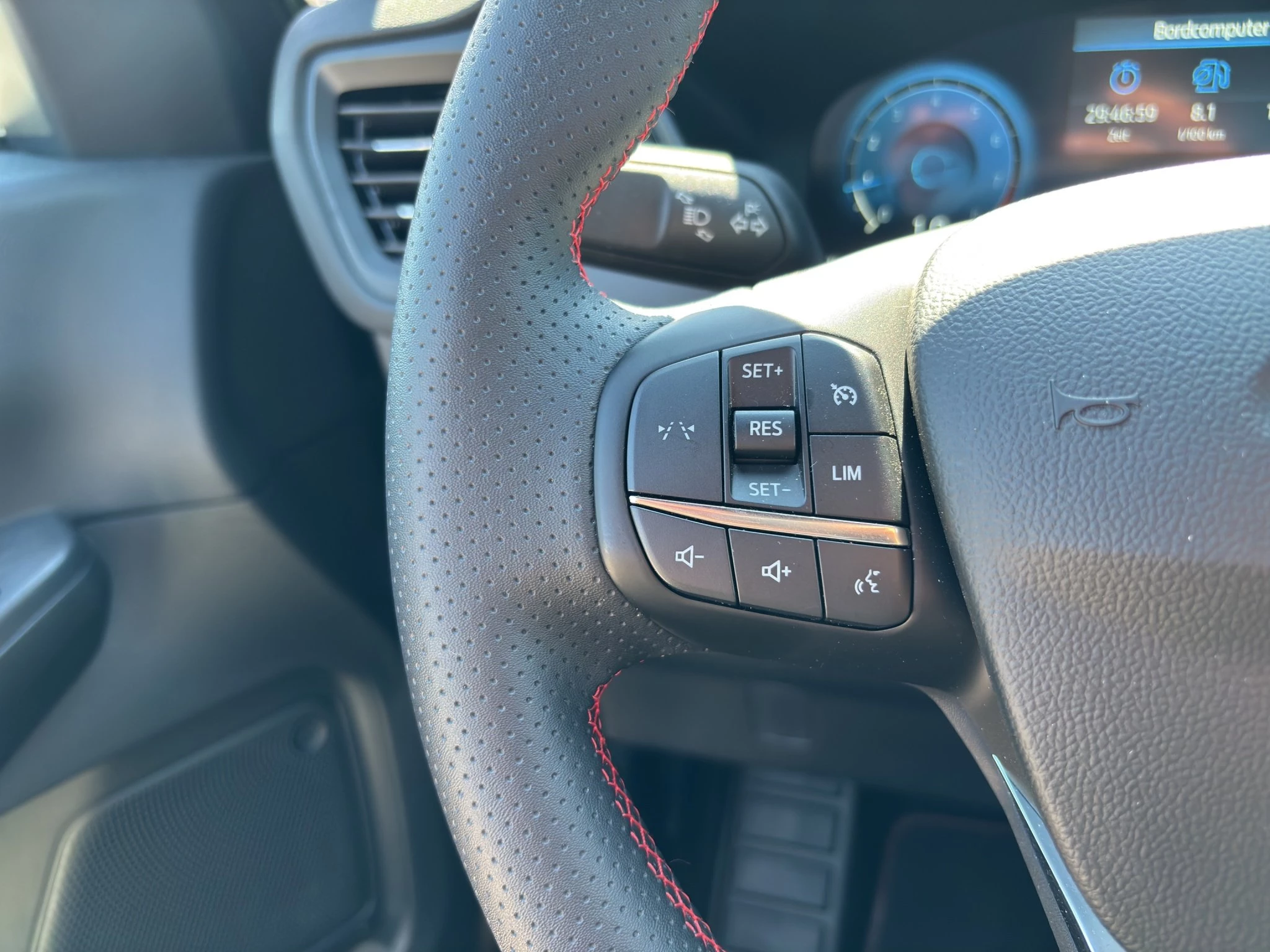 Ford Kuga ST-Line Aut.*KAM*LED-MATRIX*NAVI*GRA*WINTER-PKT.