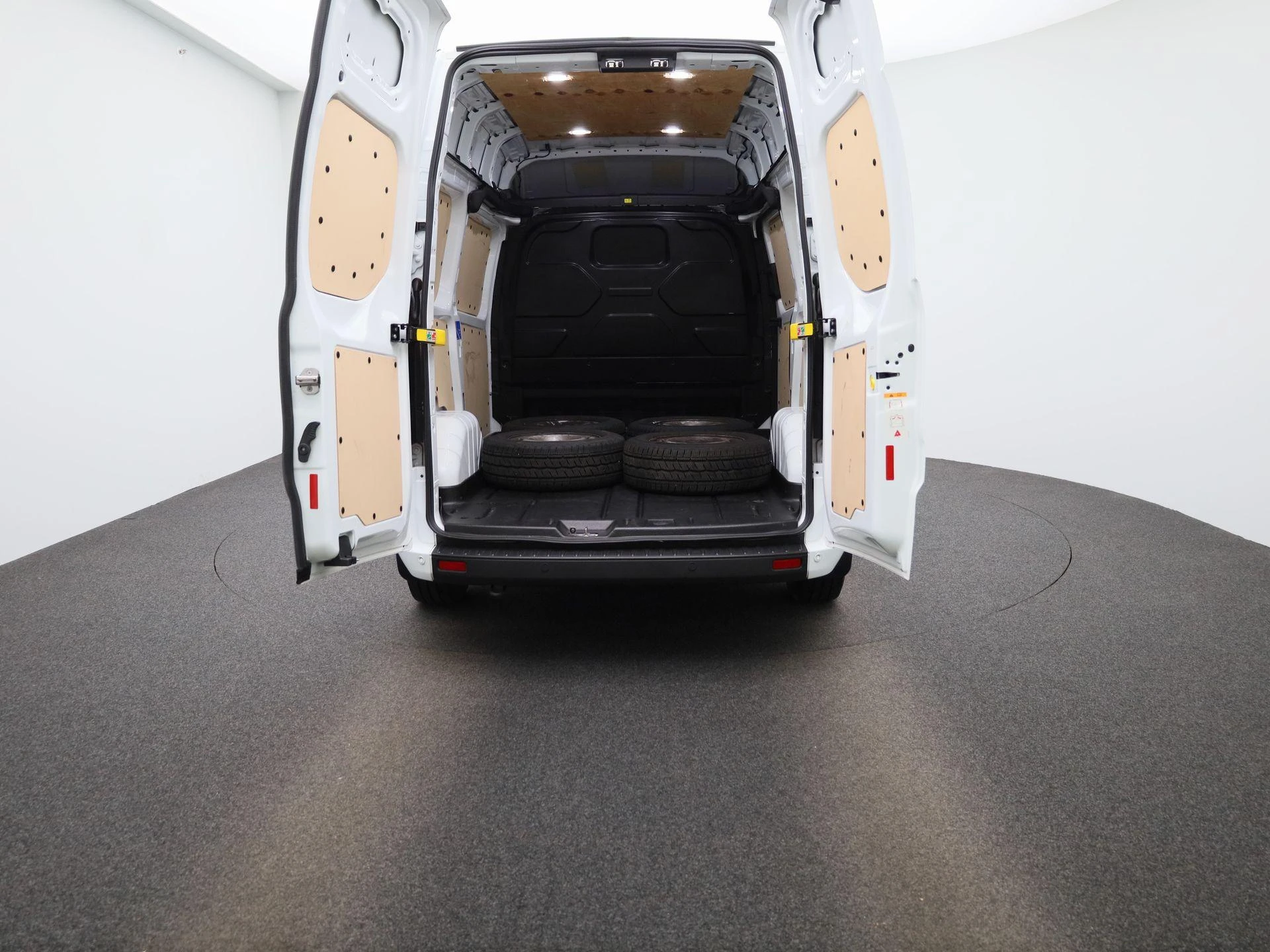 Ford-Transit Custom-image-8