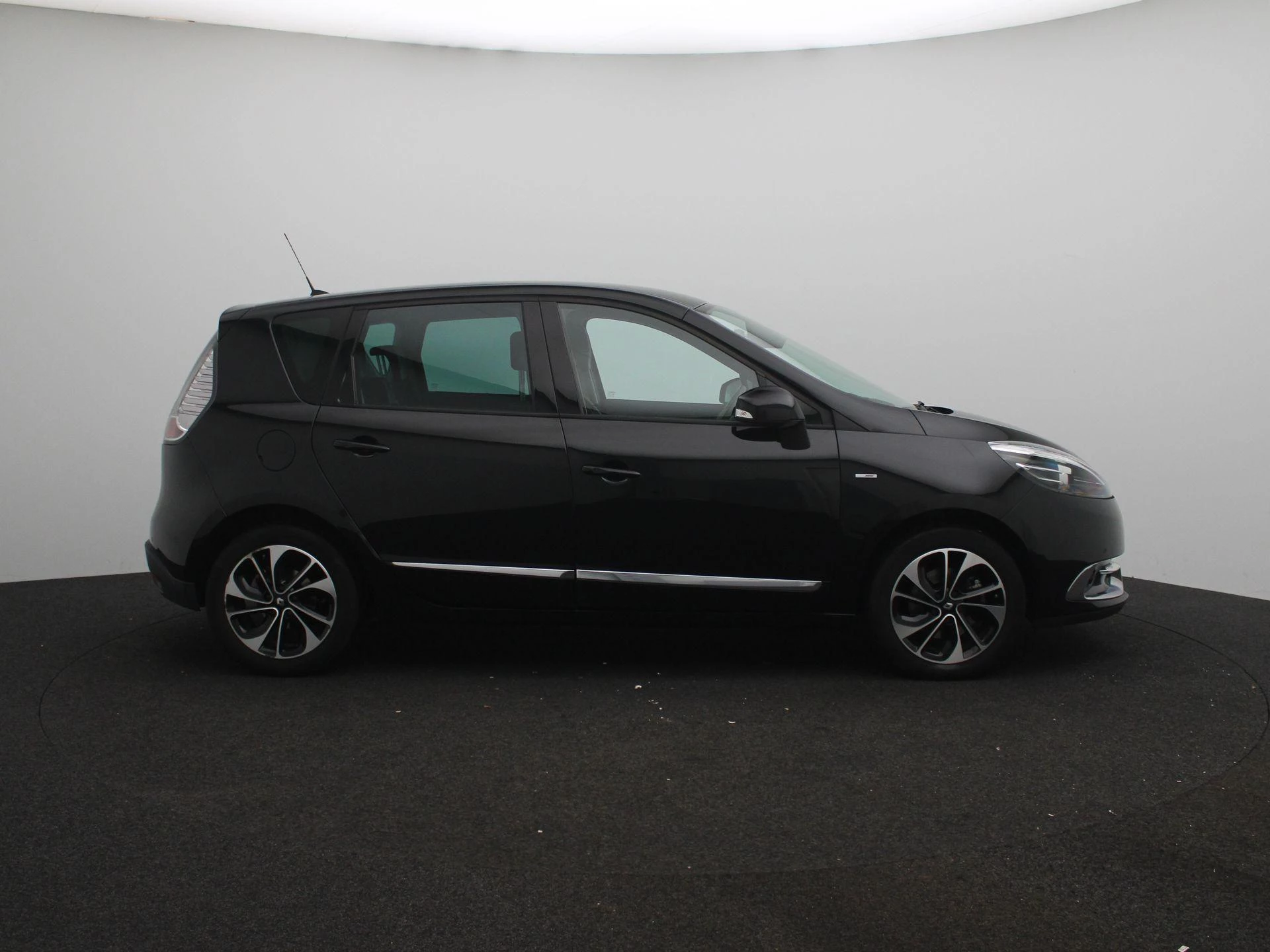 Renault-Scénic-image-5