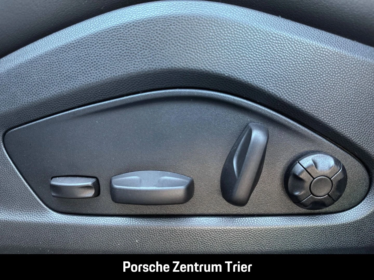 Porsche-Macan-image-24
