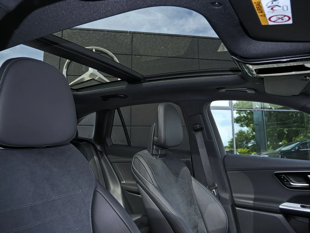 Mercedes-Benz-GLC 220 d-image-15