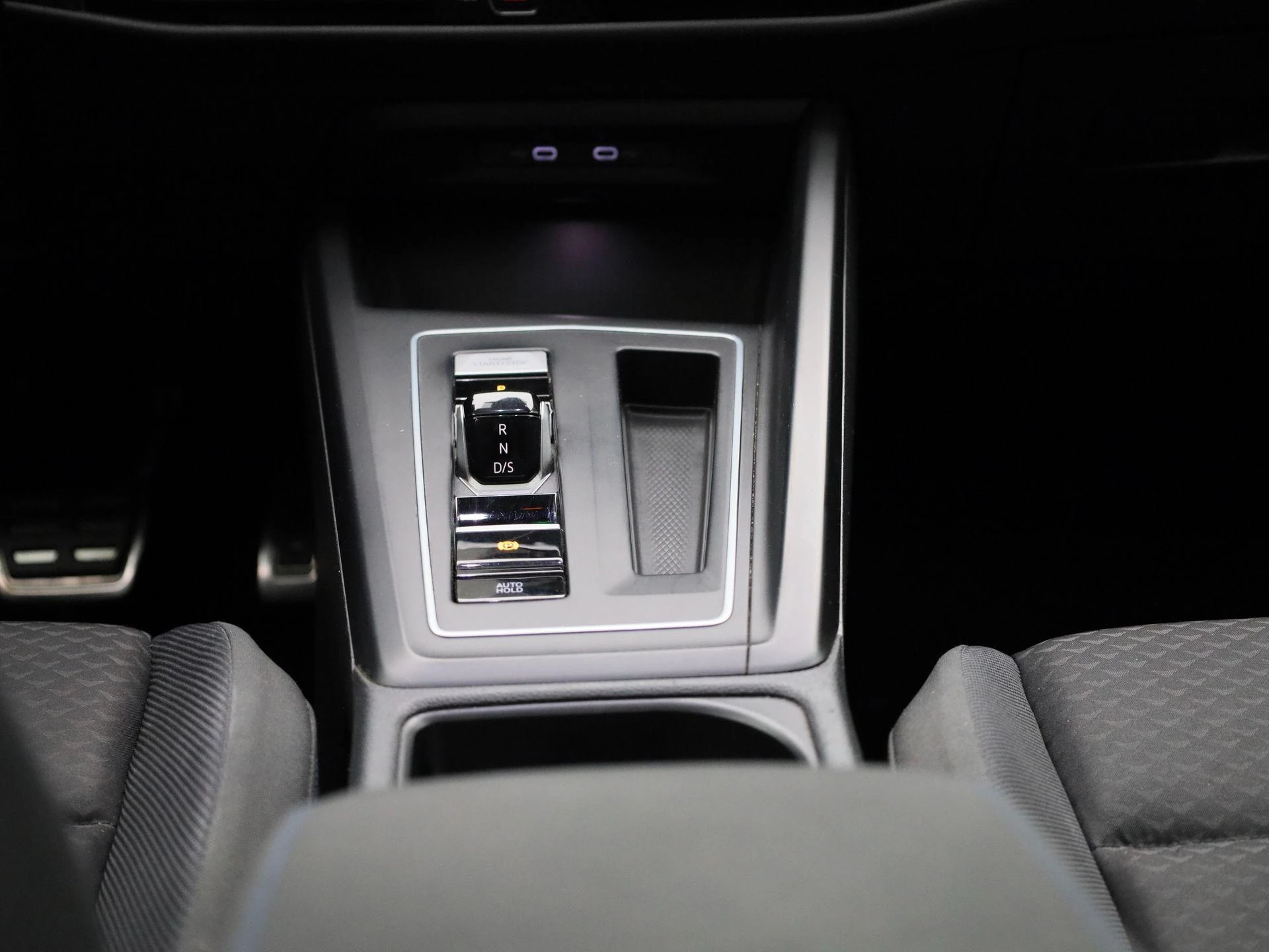 Volkswagen Golf 1.5 eTSI R-Line