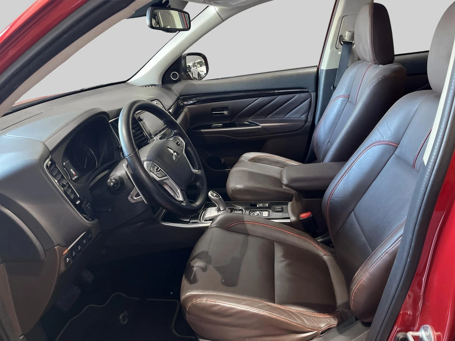 Mitsubishi-Outlander-image-7