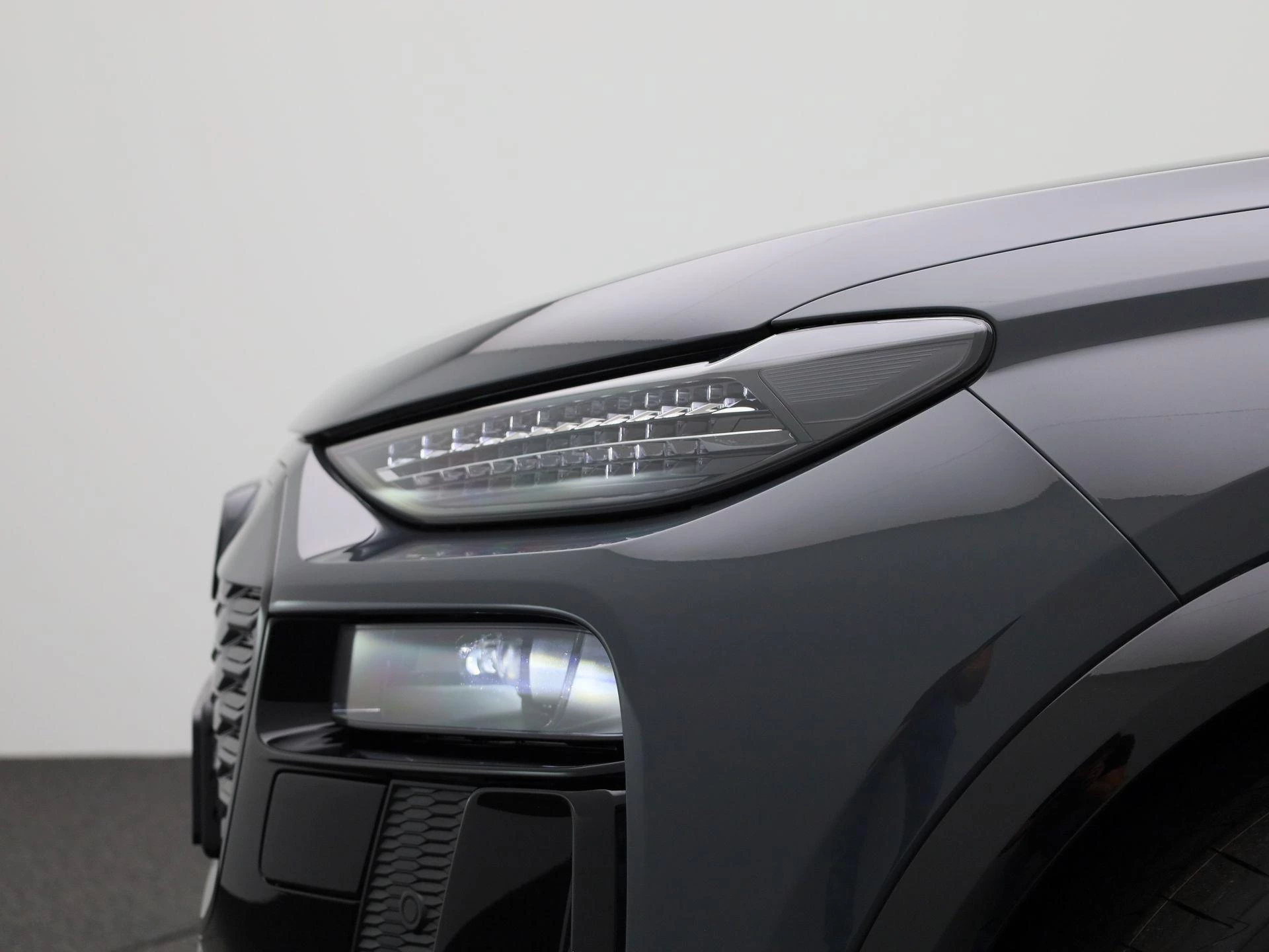 Audi-Q6 e-tron-image-16