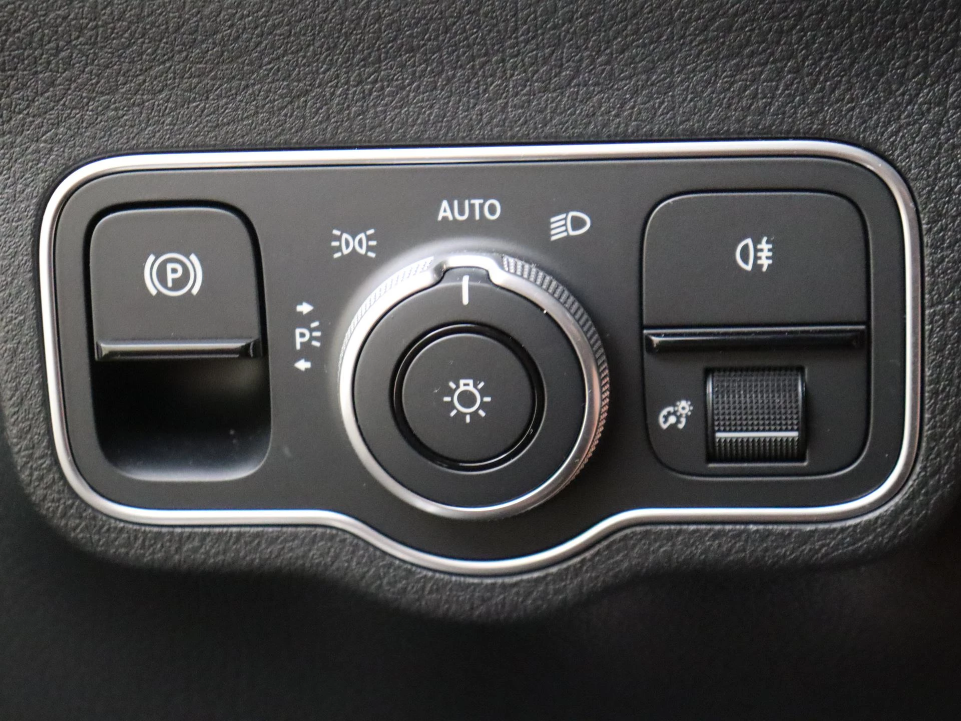 Mercedes-Benz B-Klasse 250 e Business Solution AMG