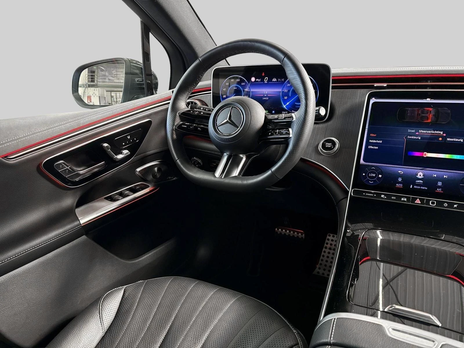 Mercedes-Benz-EQE-image-7