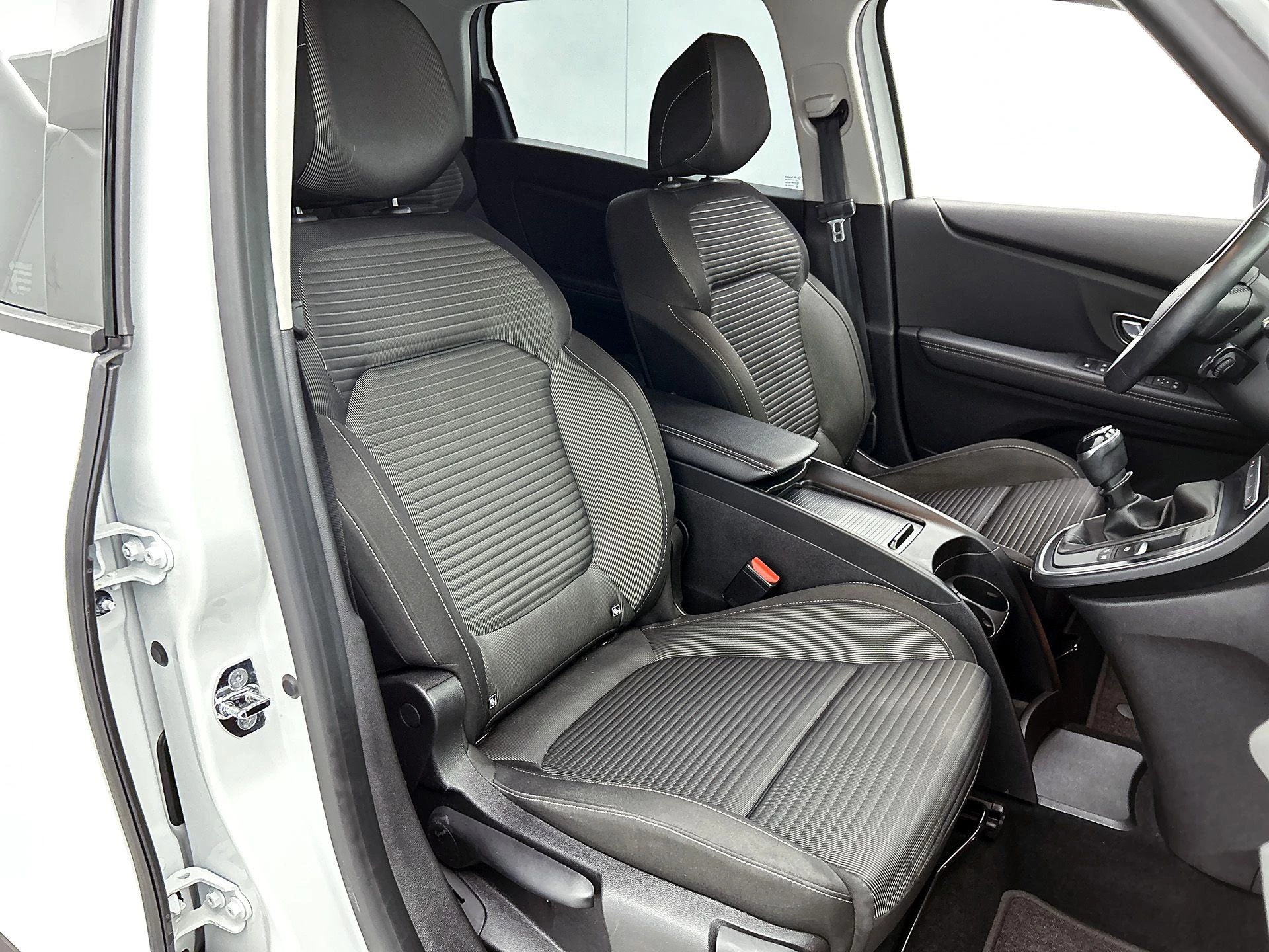 Renault-Grand Scénic-image-38
