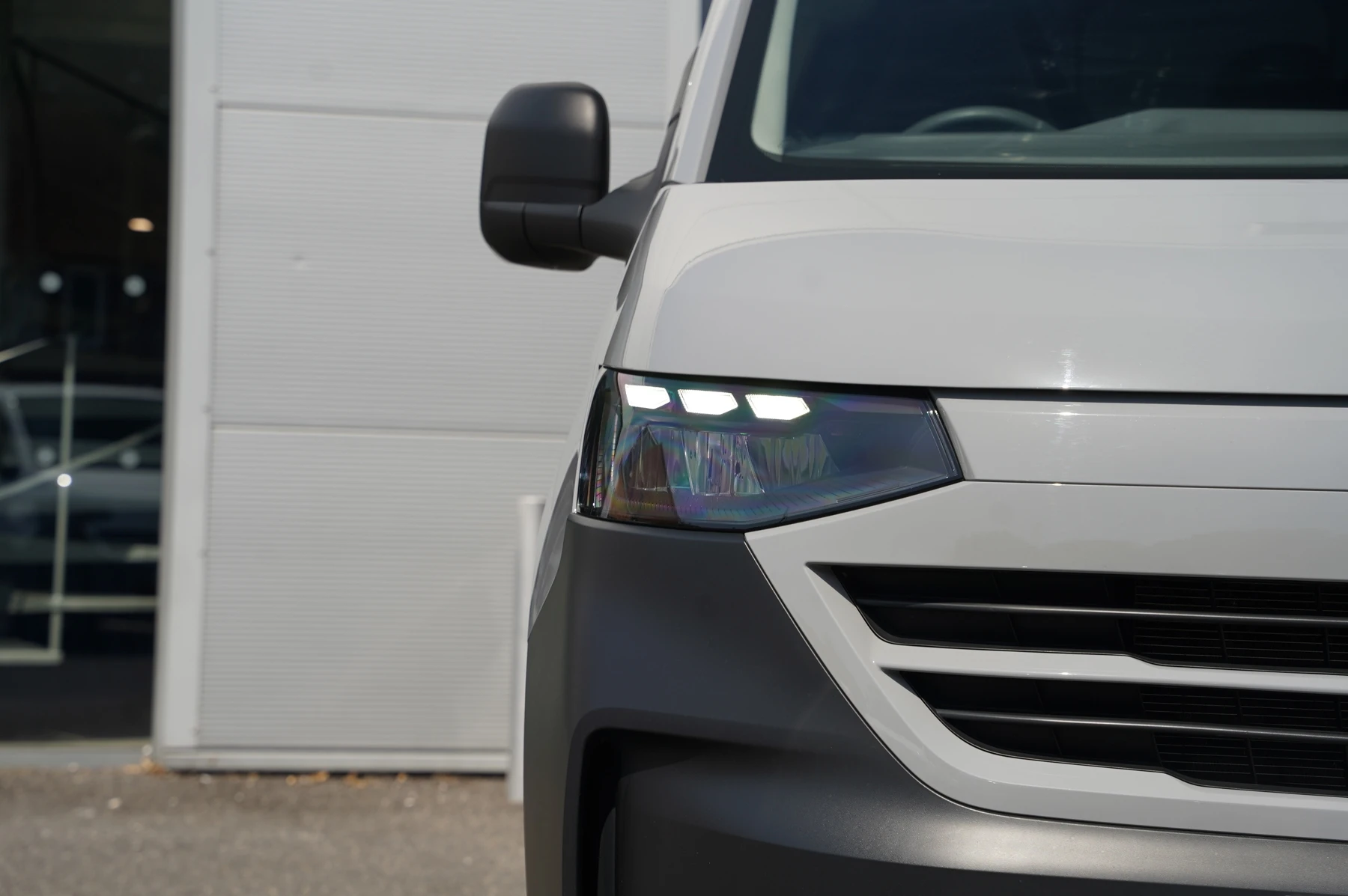 Volkswagen-Transporter-image-25