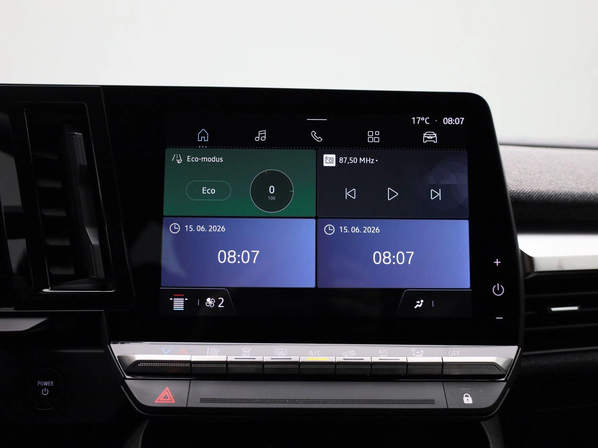Renault-Megane E-Tech-image-14