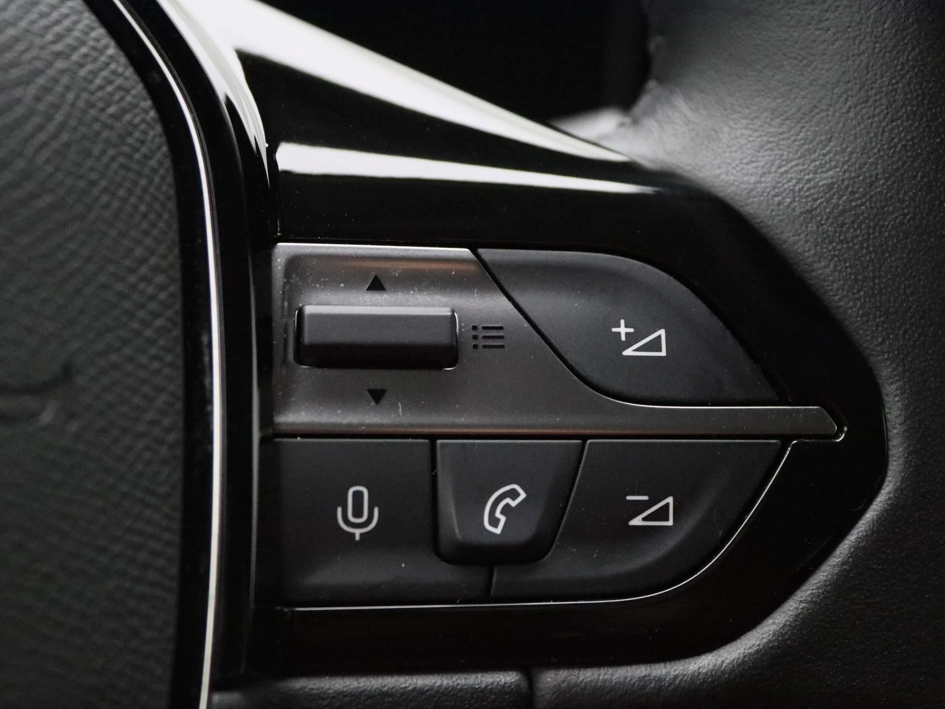 Peugeot-308-image-21