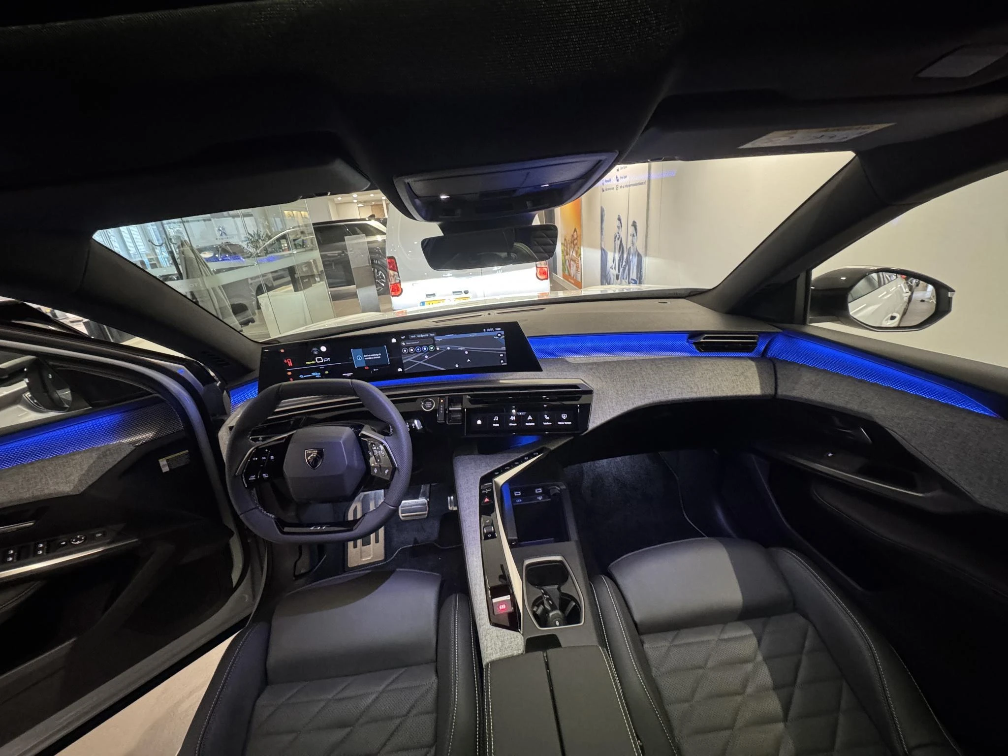 Peugeot-e-5008-image-9