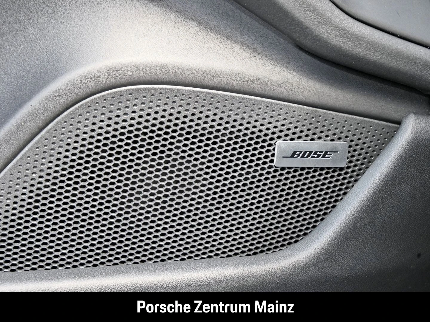 Porsche Taycan Turbo S InnoDrive PCCB PDCC LED-Matrix turbo s