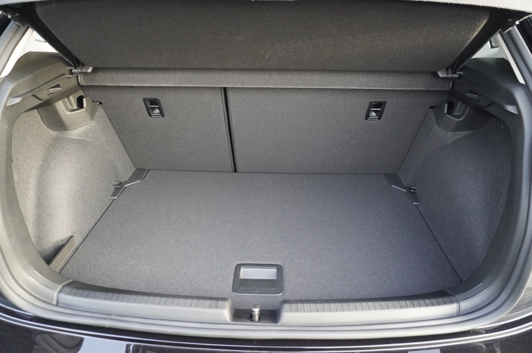 Volkswagen-Polo-image-12
