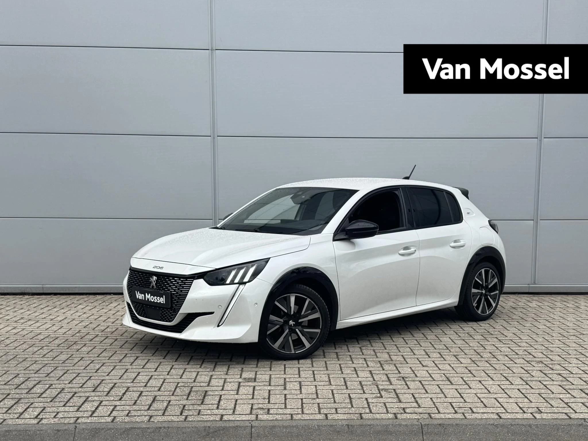 Peugeot-208-image-0