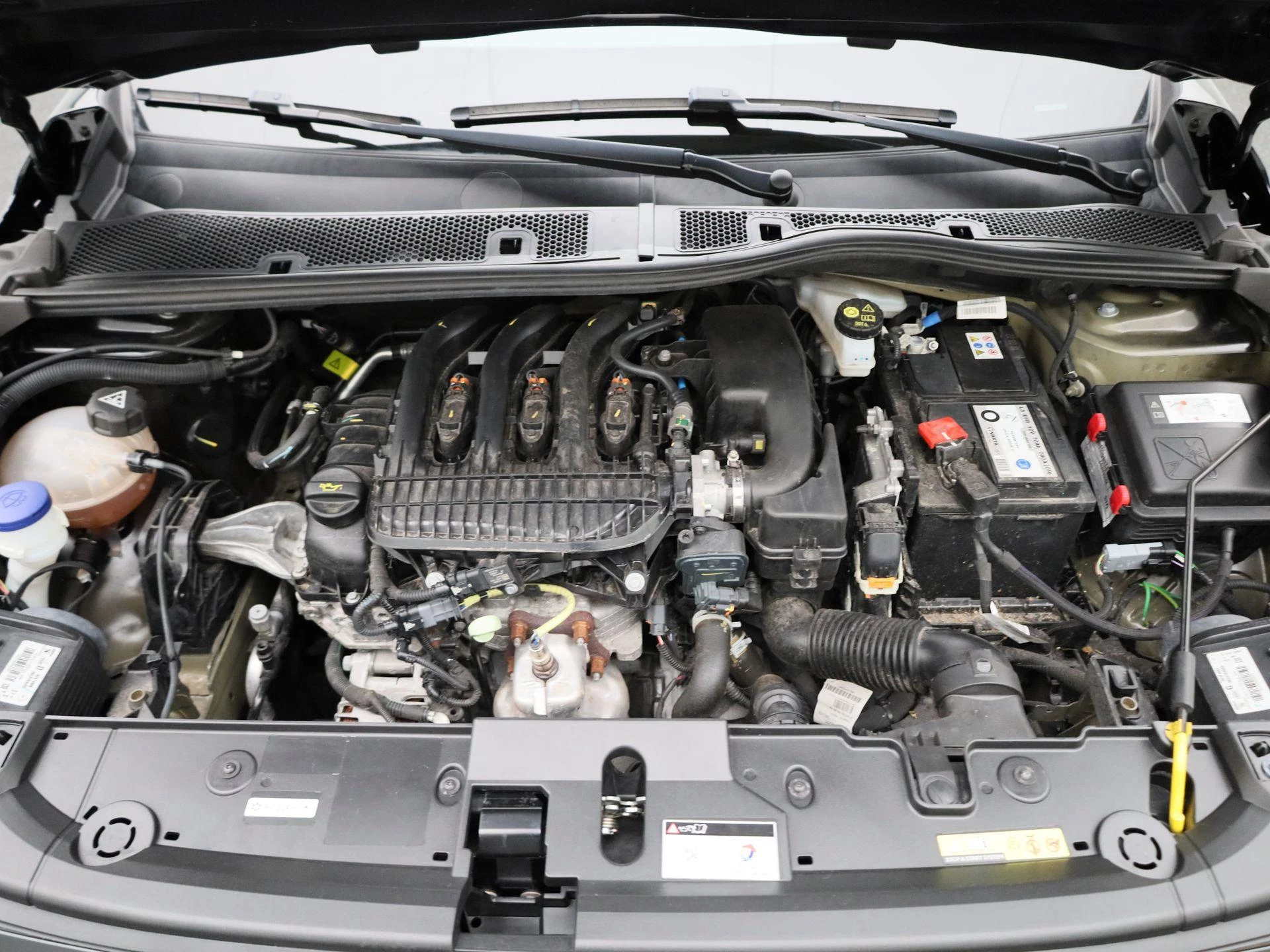 Peugeot-208-image-32