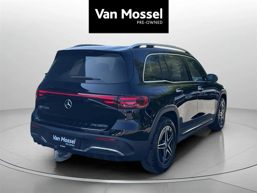 Mercedes-Benz-EQB-image-4