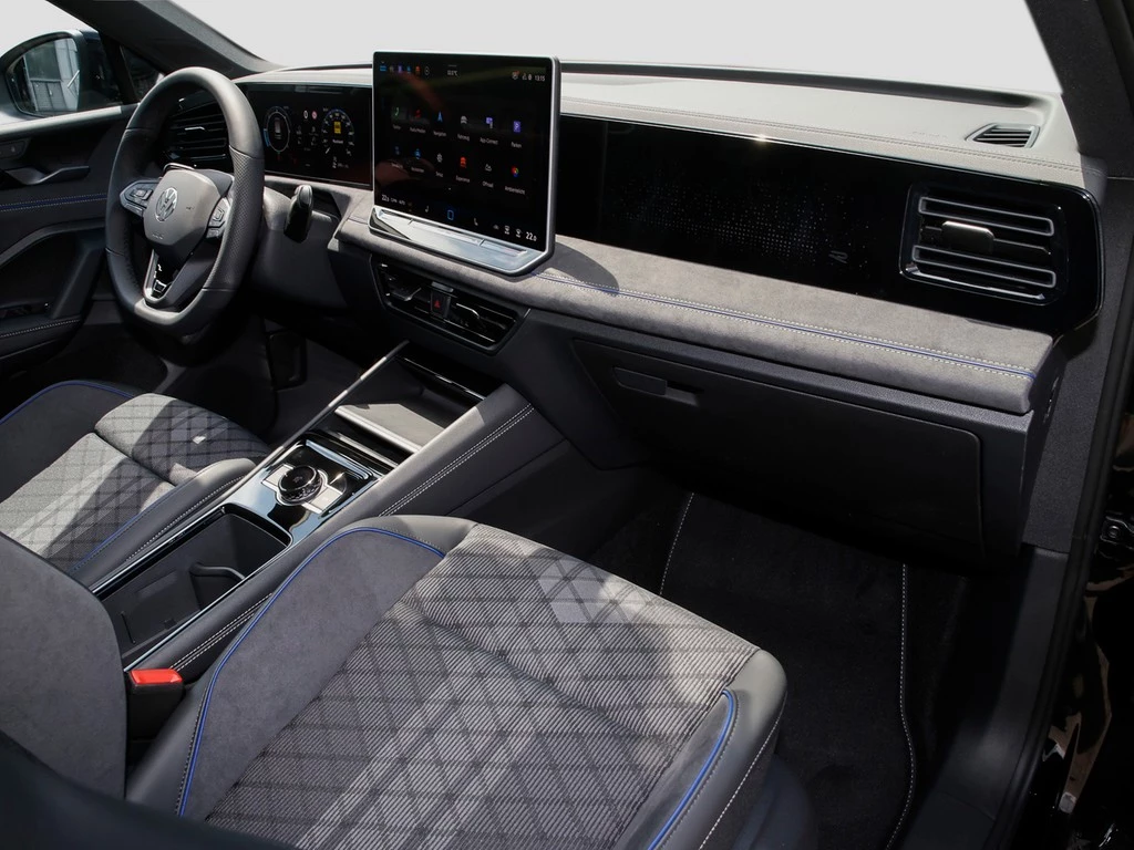 Volkswagen Tiguan R-Line 2.0 l TDI 4M. DSG Pano, Standh., AHK VSA