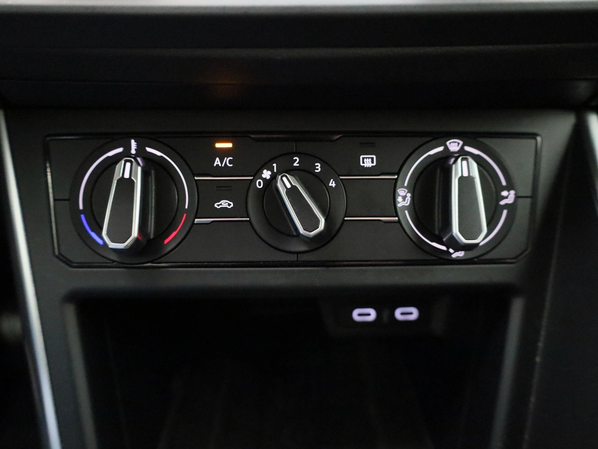 Volkswagen-Polo-image-21