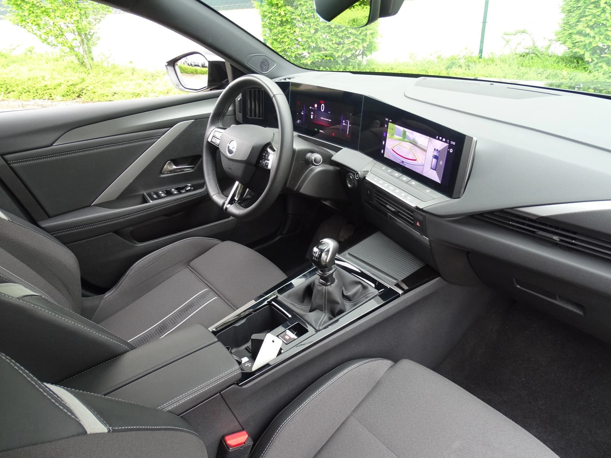 Opel-Astra-image-11