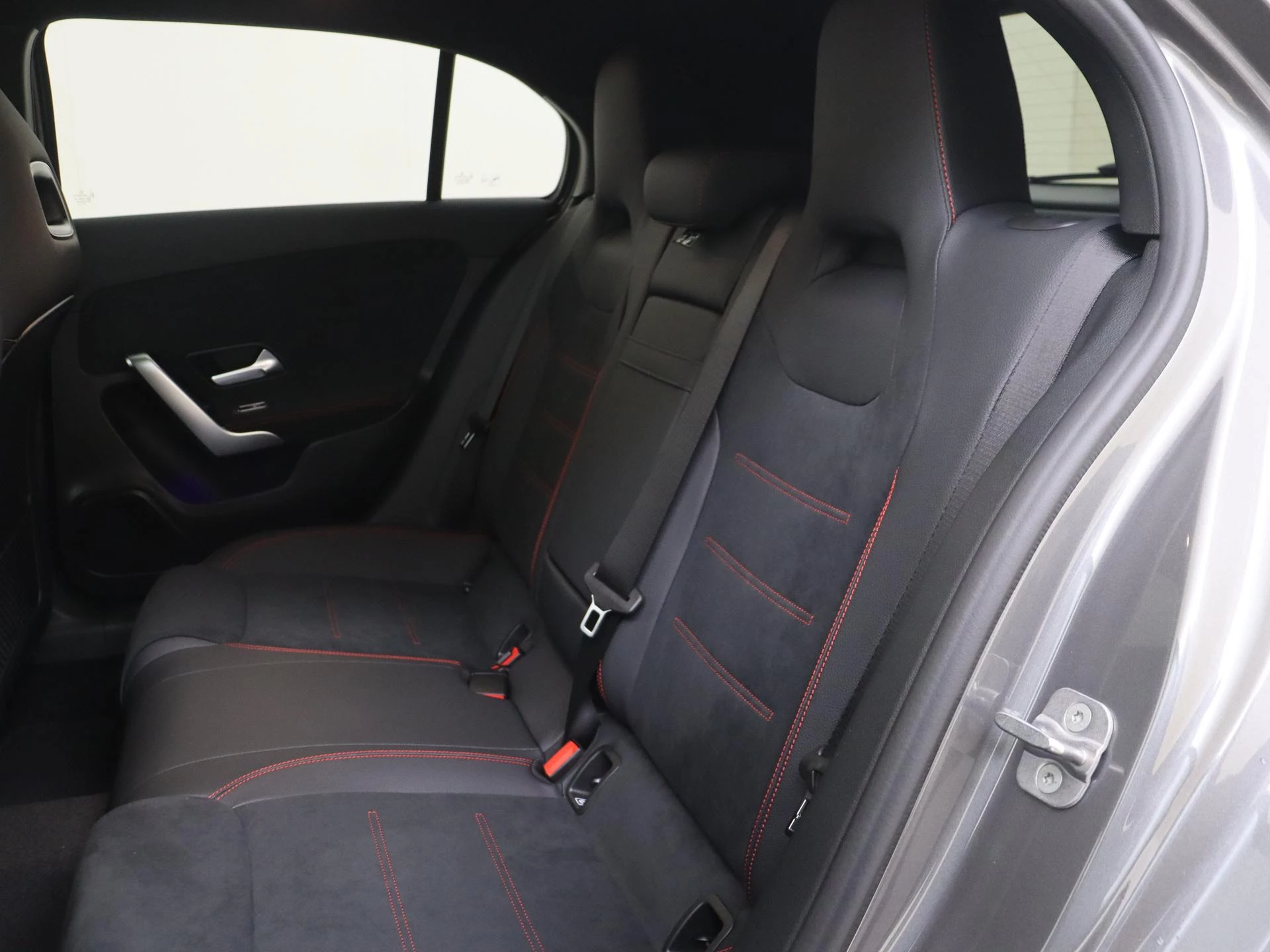 Mercedes-Benz-A-Klasse-image-11