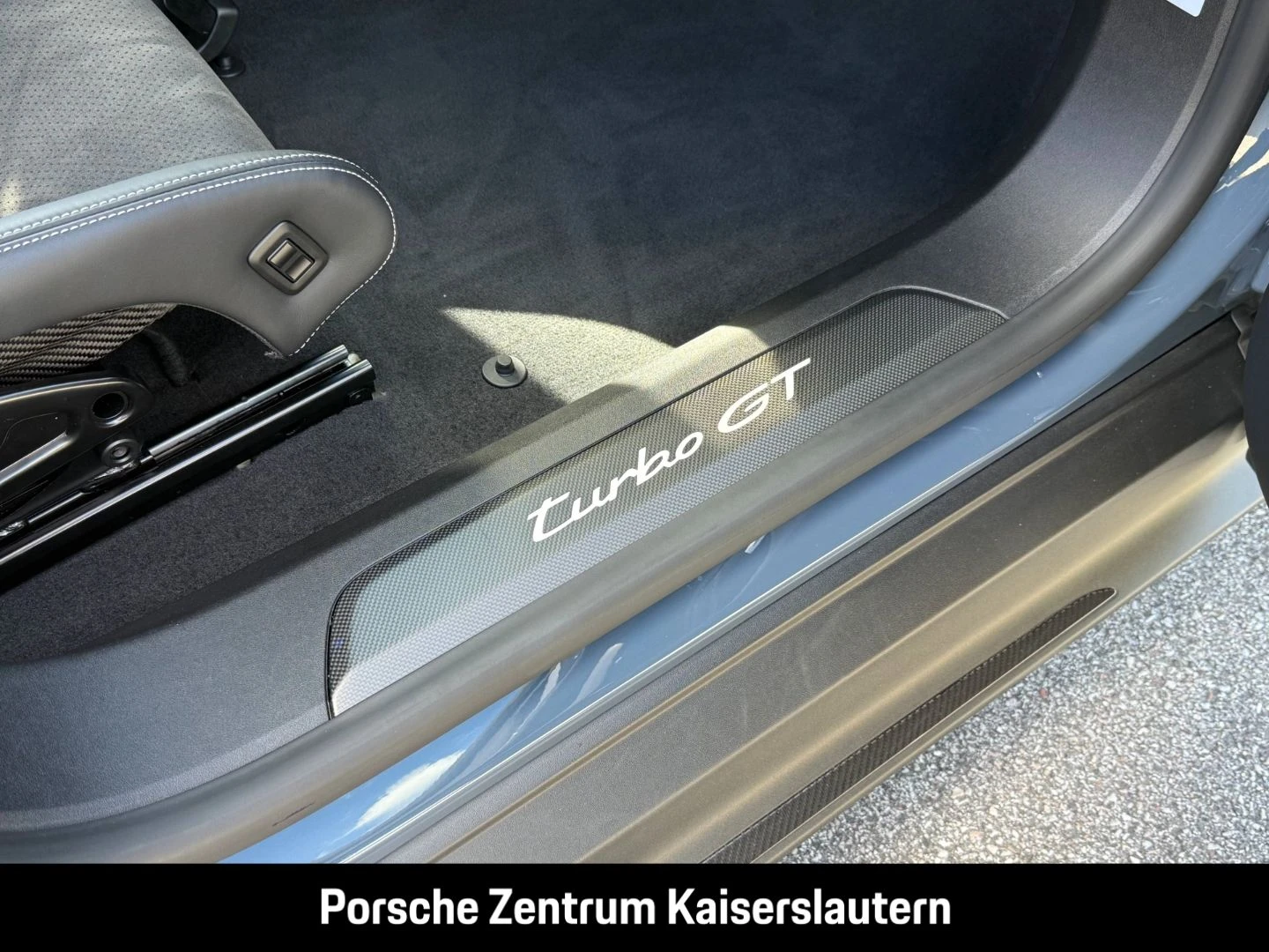 Porsche-Taycan-image-30