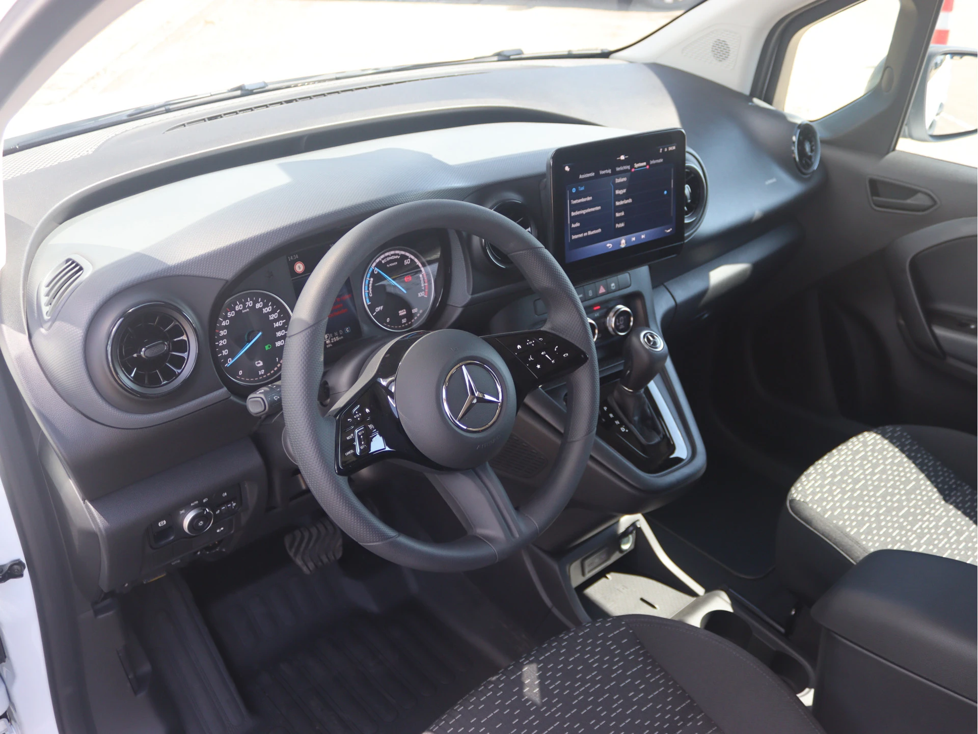 Mercedes-Benz-eCitan-image-3