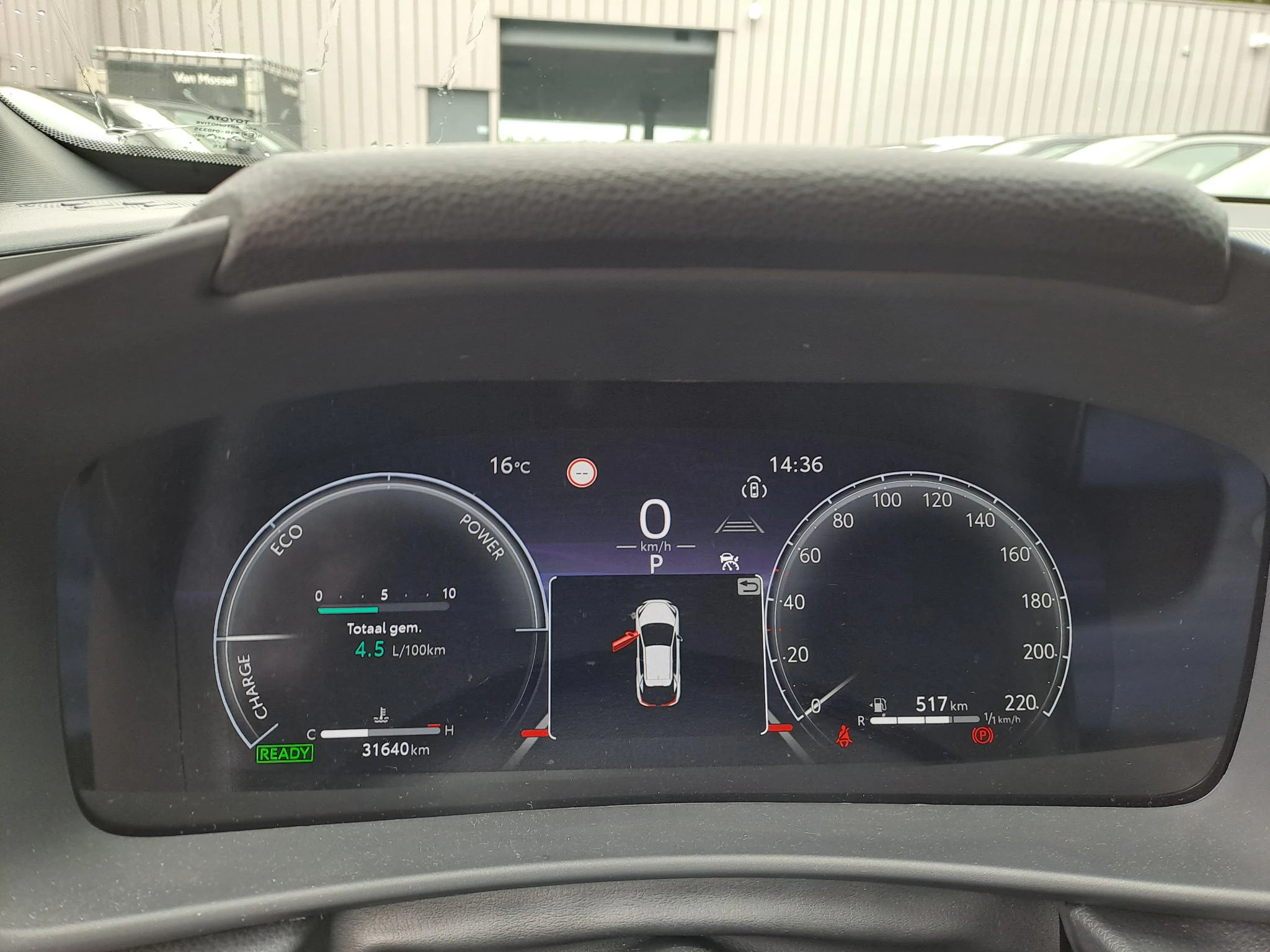 Toyota-C-HR-image-12
