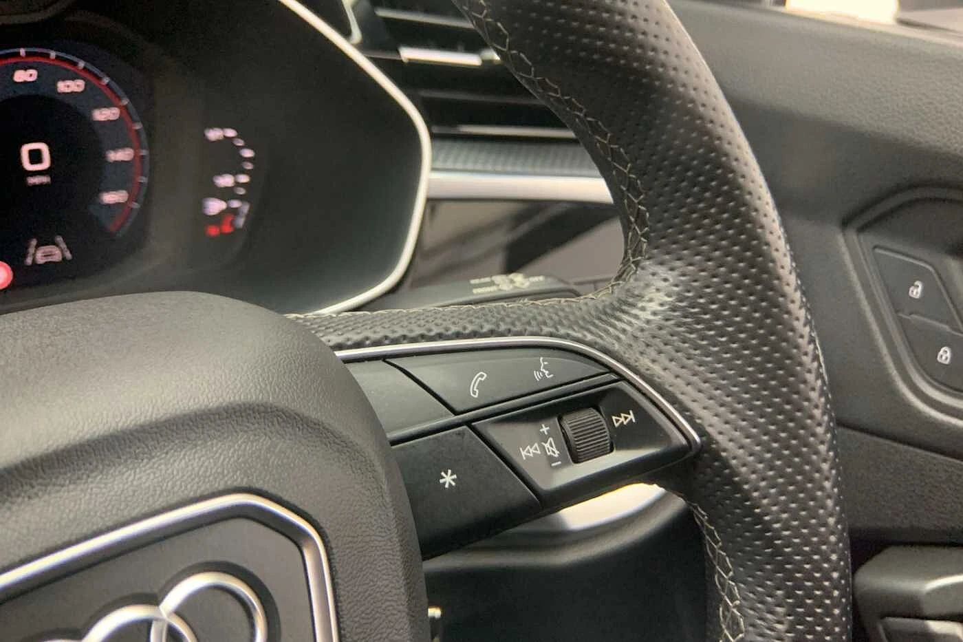 Audi-Q3-image-25