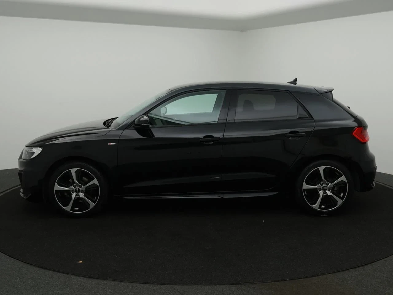 Audi-A1 Sportback-image-6