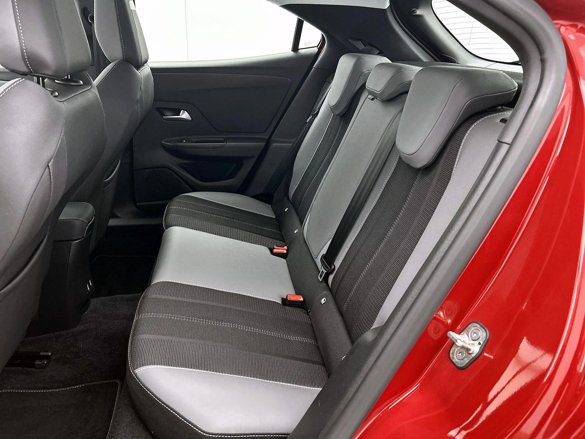 Opel-Mokka-e-image-25