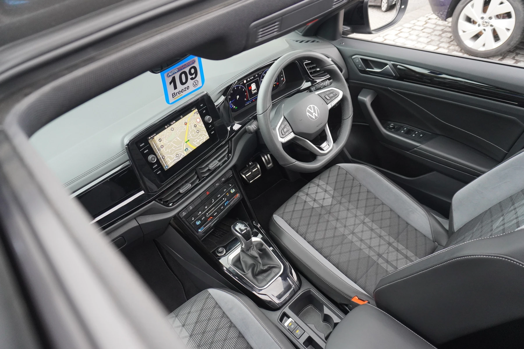 Volkswagen-T-Roc-image-8