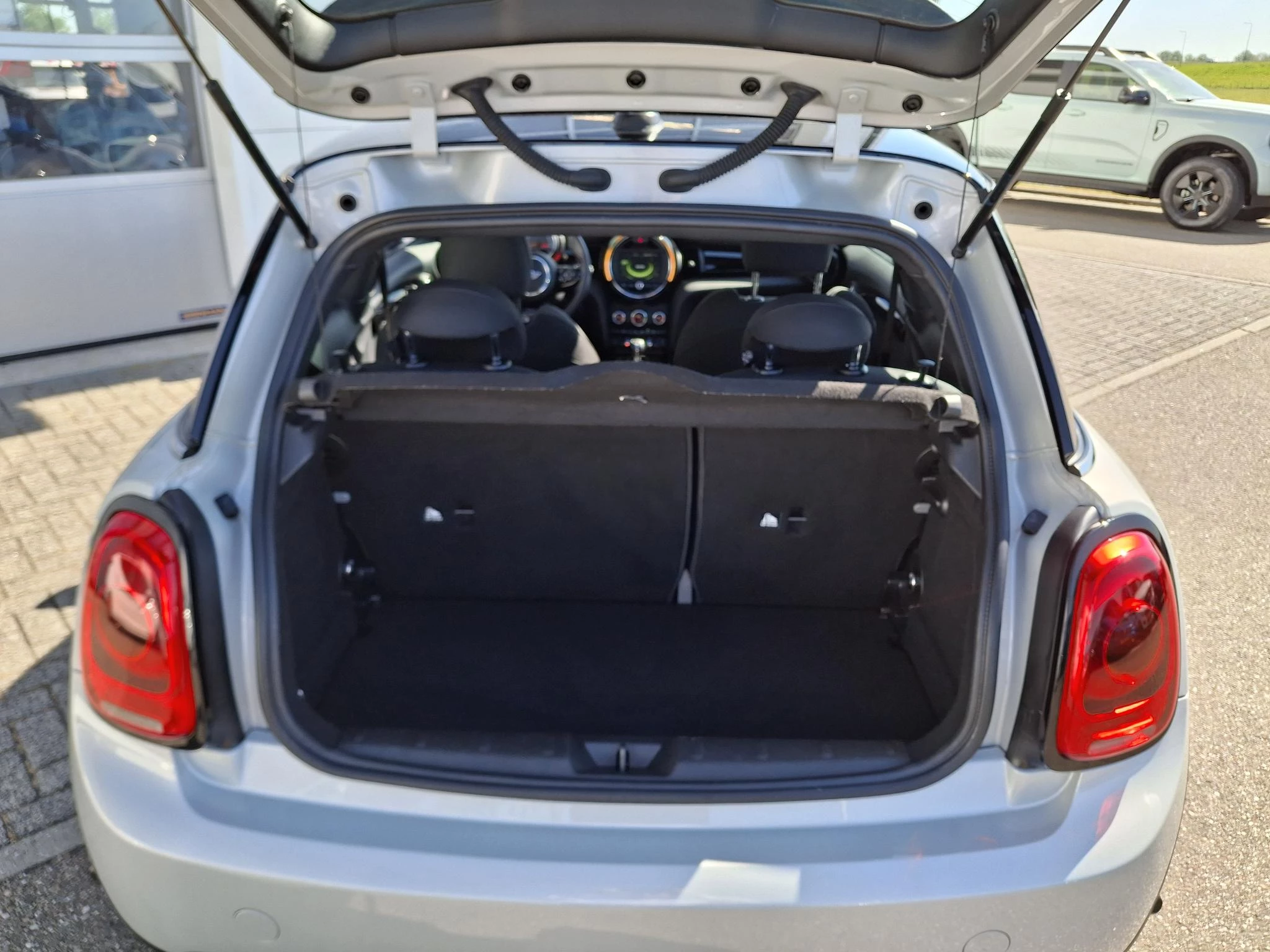 MINI-Cooper-image-10