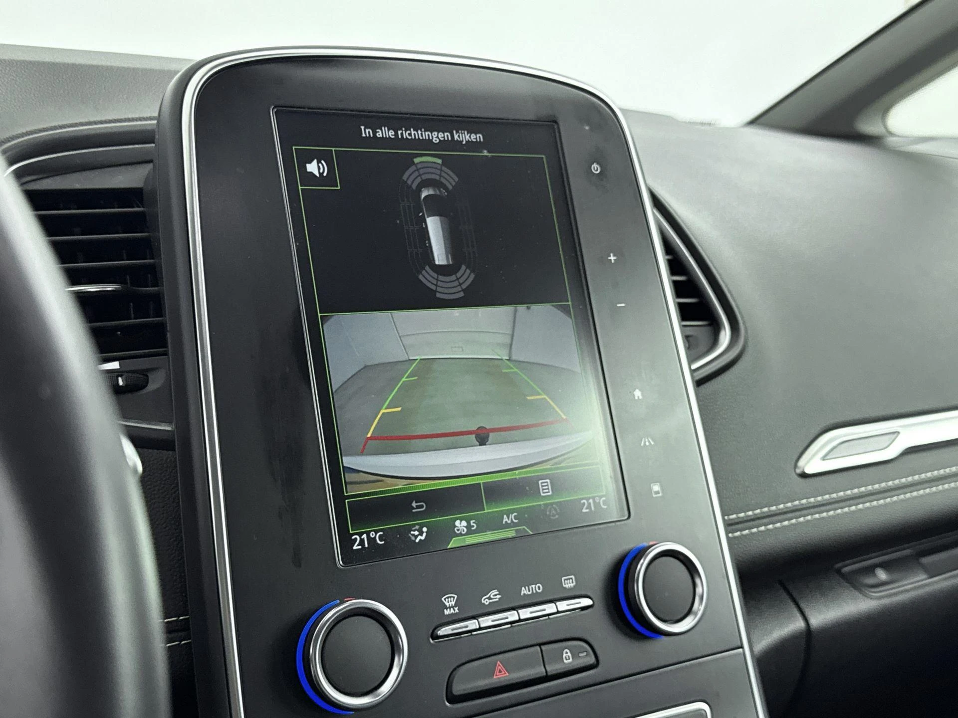 Renault-Grand Scénic-image-10