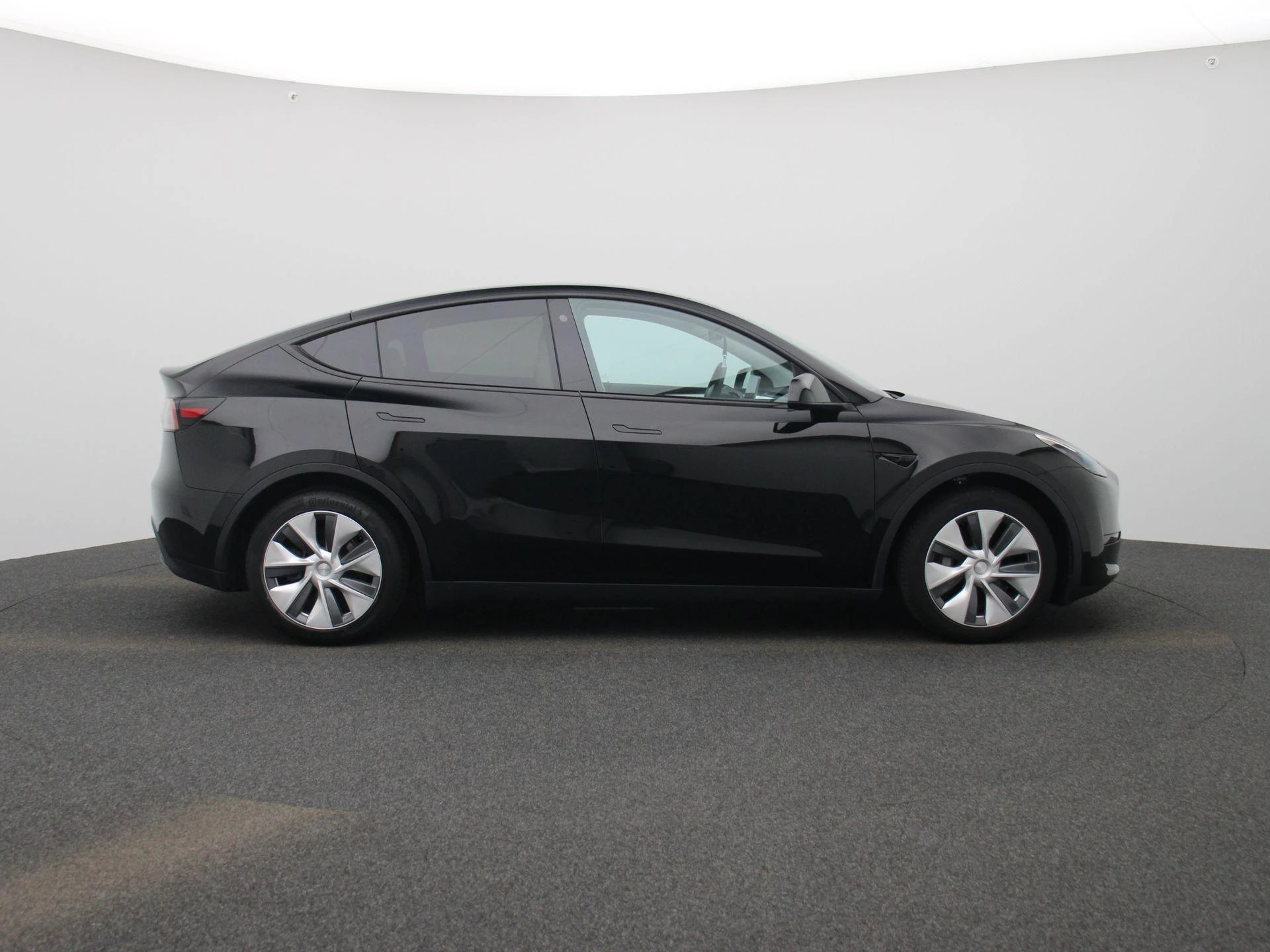 Tesla-Model Y-image-5