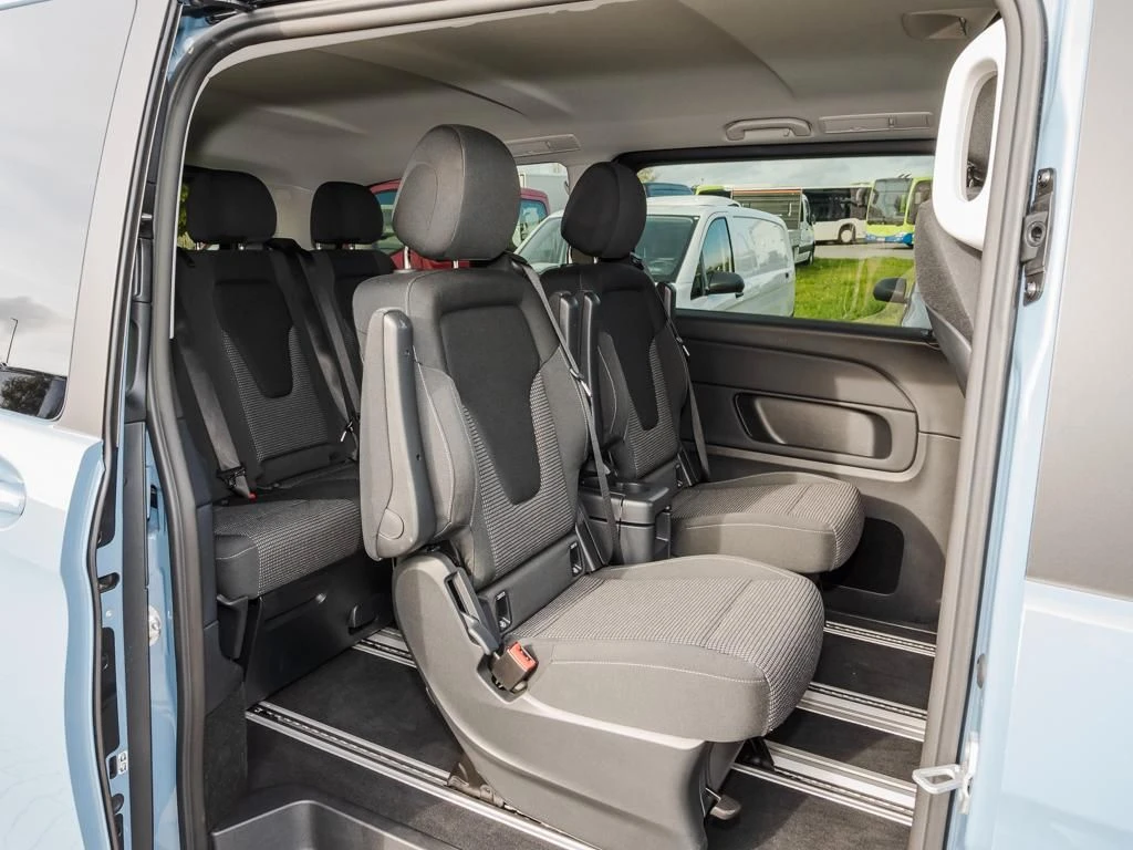 Mercedes-Benz-V-Klasse 220 d-image-12