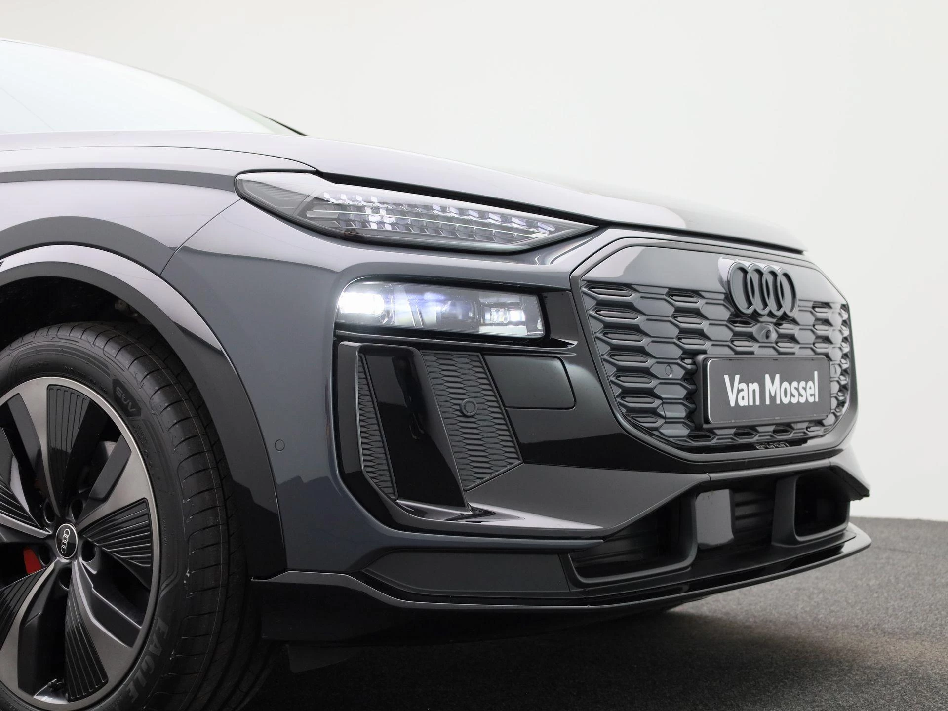 Audi-Q6 e-tron-image-62