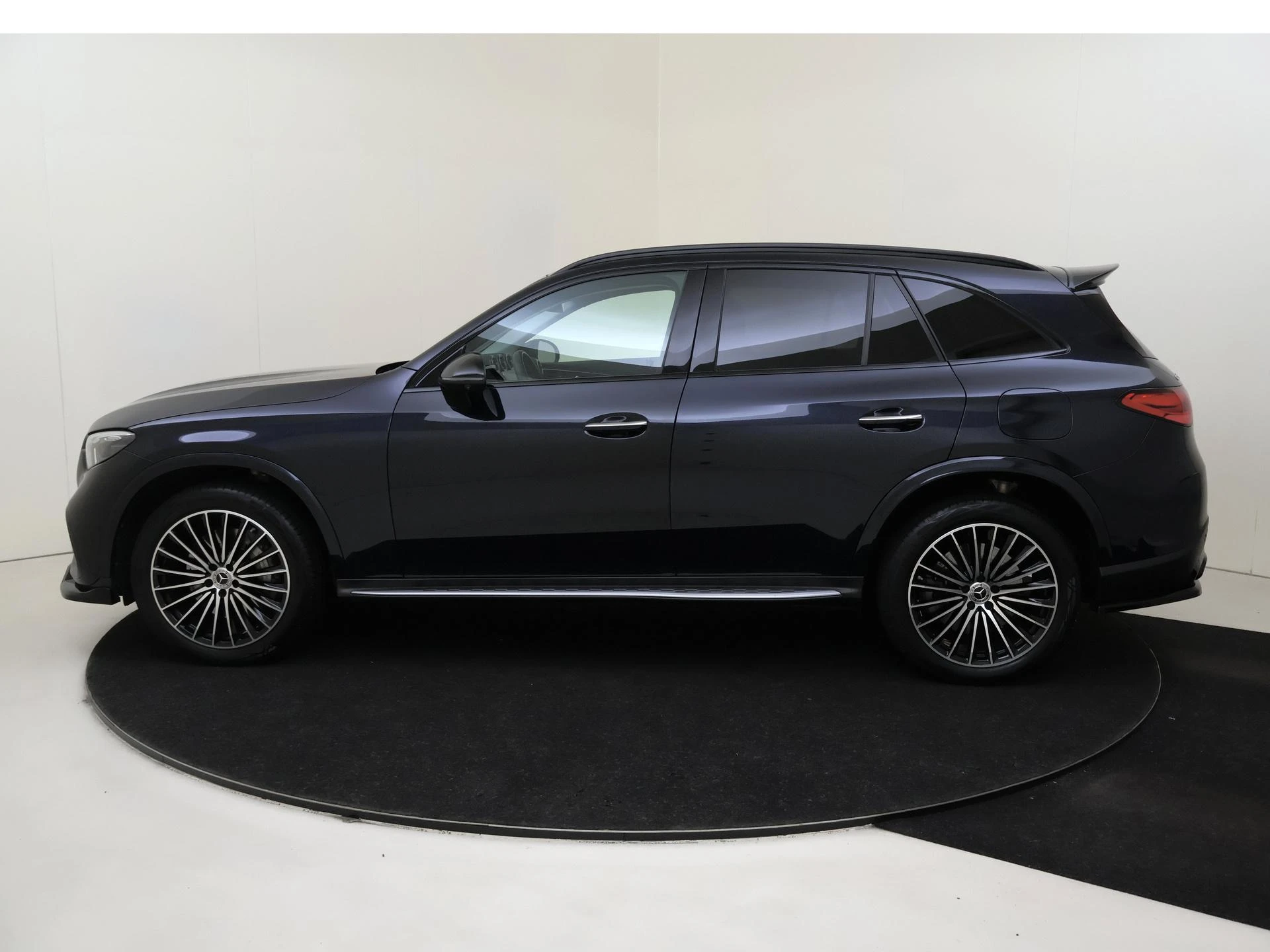 Mercedes-Benz-GLC-image-7