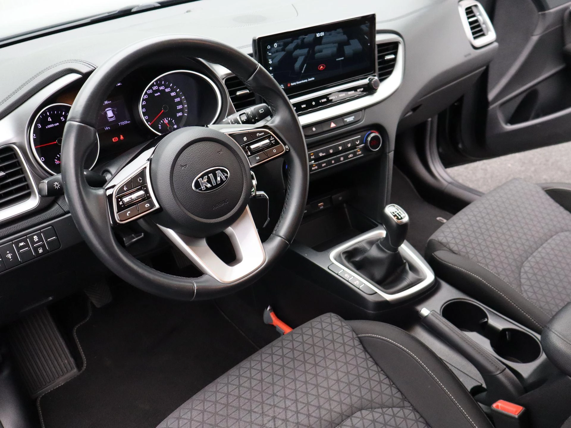 Kia-Ceed Sportswagon-image-2