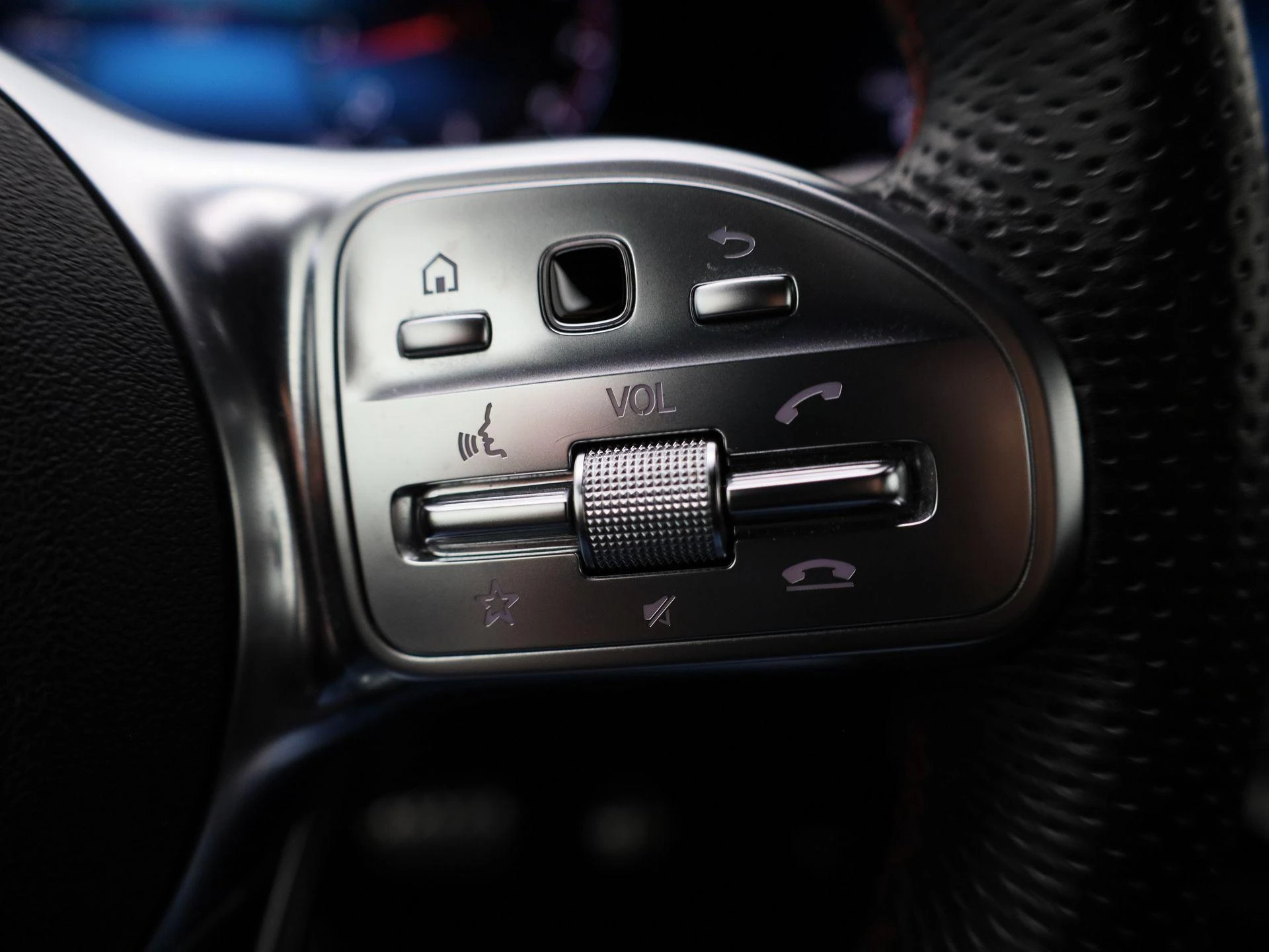 Mercedes-Benz-A-Klasse-image-16
