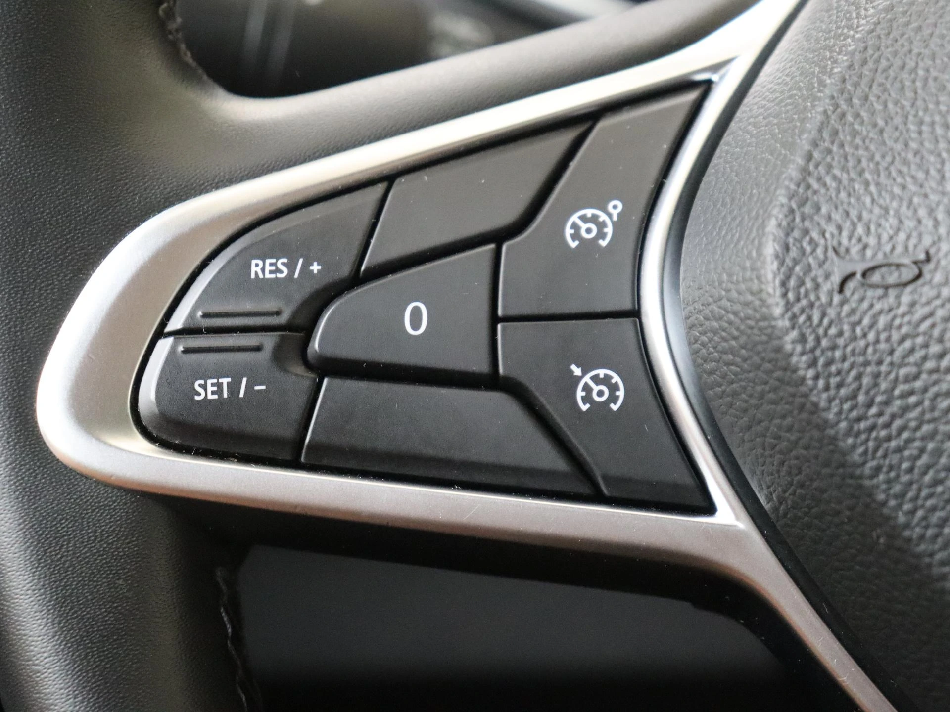 Renault-Clio-image-11