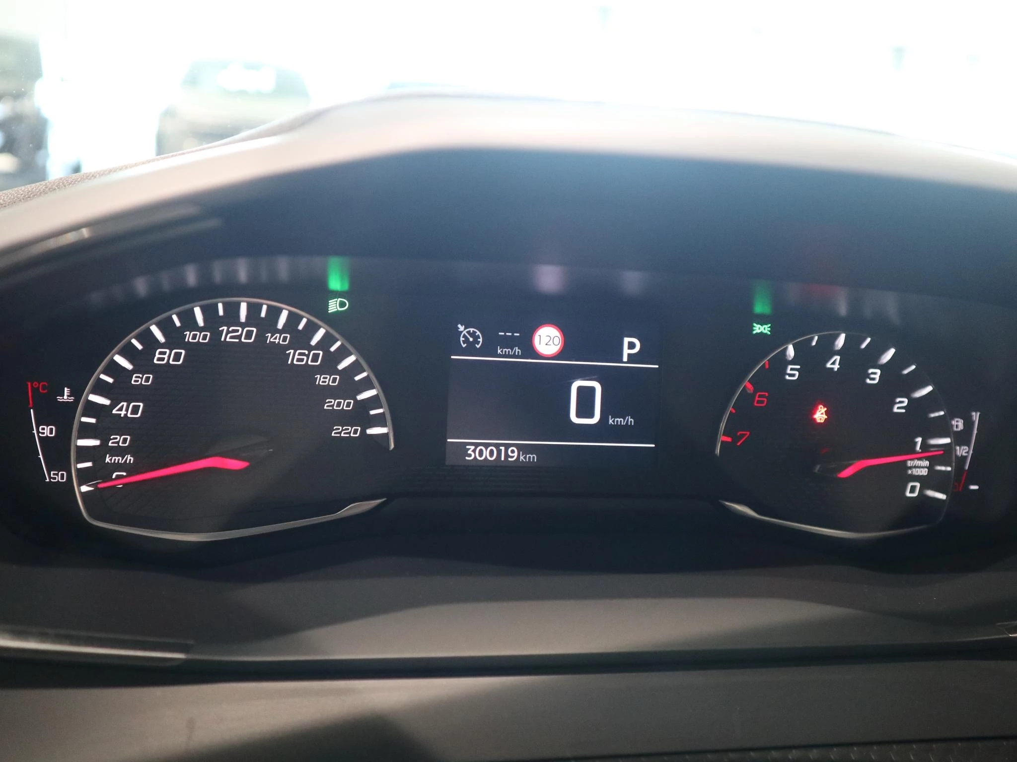 Peugeot-208-image-11