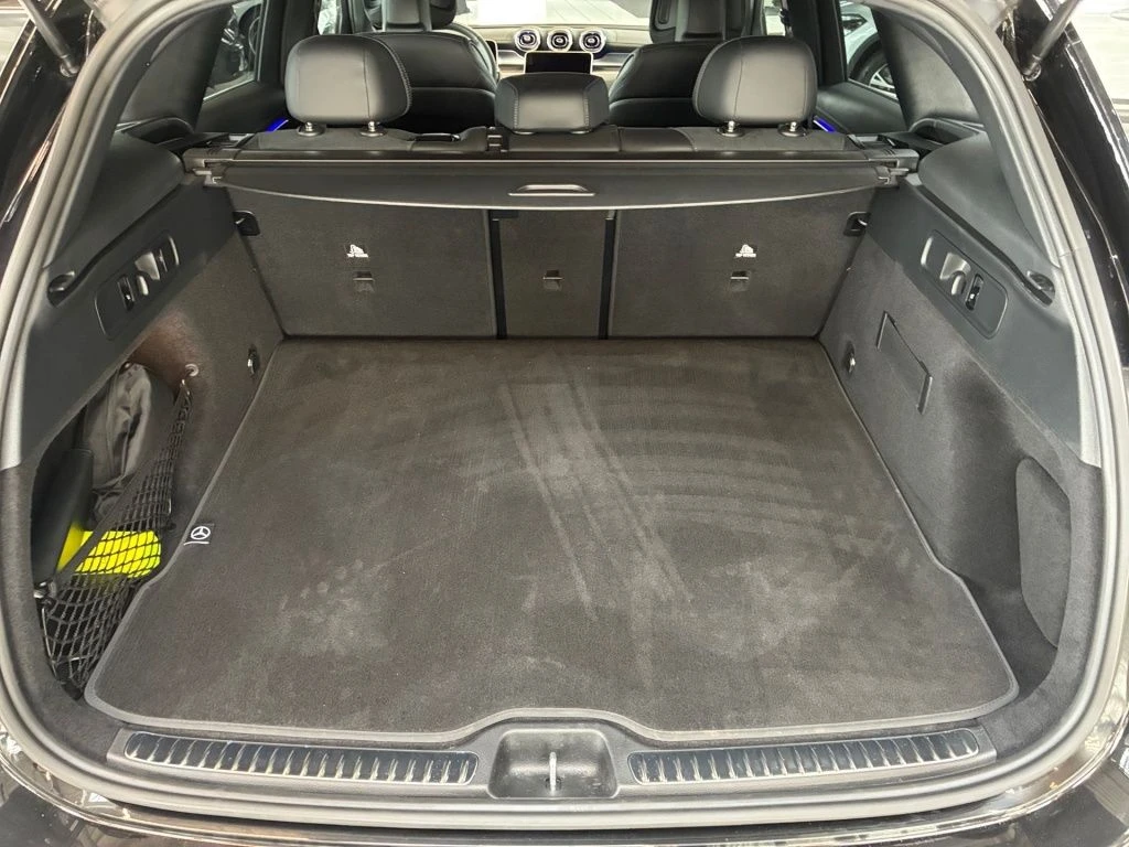 Mercedes-Benz-GLC 300 d-image-13