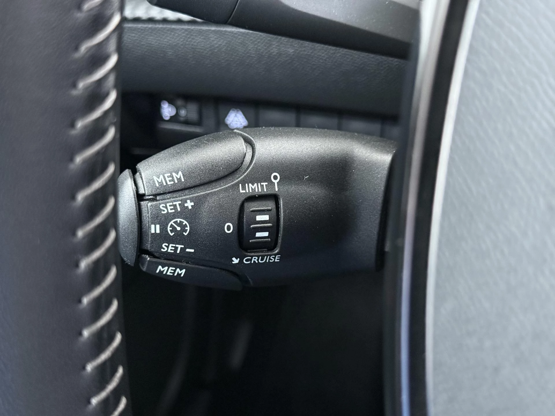 Peugeot-2008-image-12