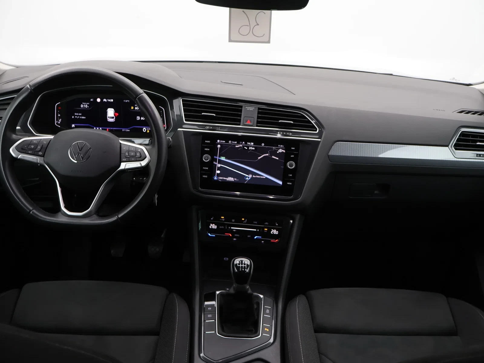 Volkswagen-Tiguan-image-10