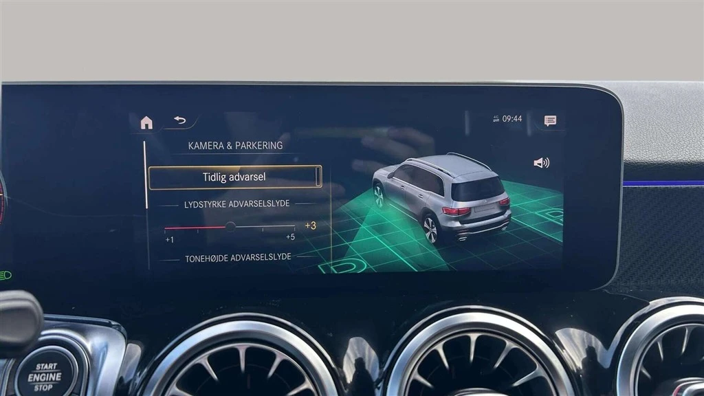 Mercedes-Benz-GLB-image-20